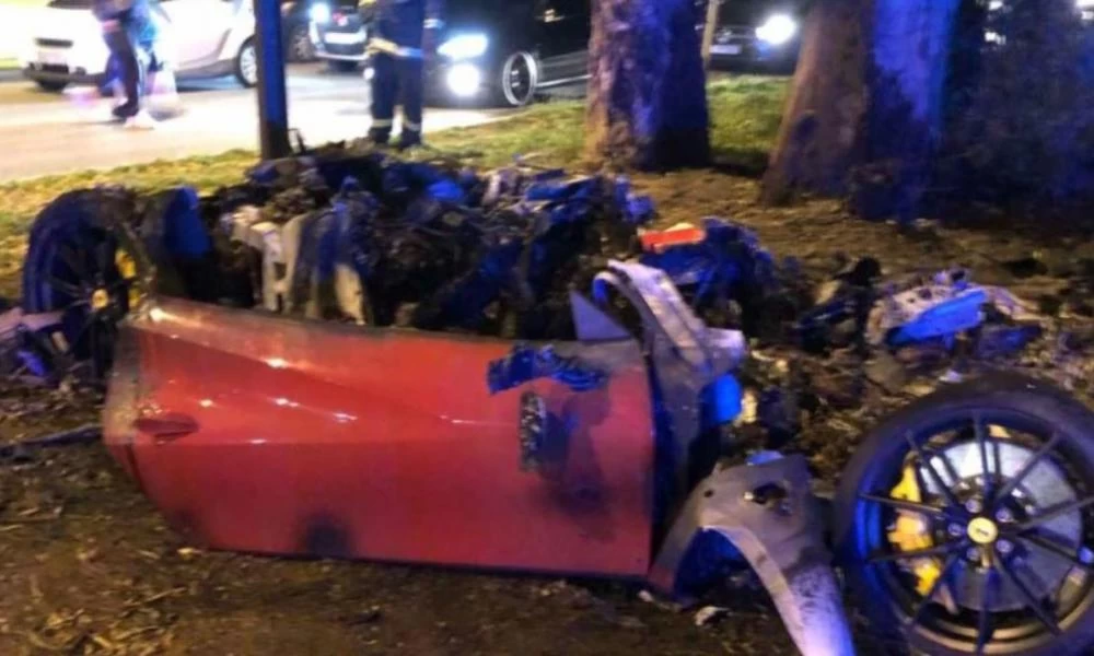 Βίντεο – ντοκουμέντο: Η στιγμή που η γυναίκα του Μονογυιού βγαίνει τρέχοντας από τη φλεγόμενη Ferrari